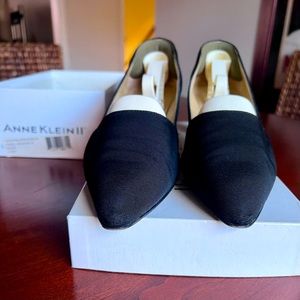 Anne Klein SZ 10M grosgrain pumps 2” heel